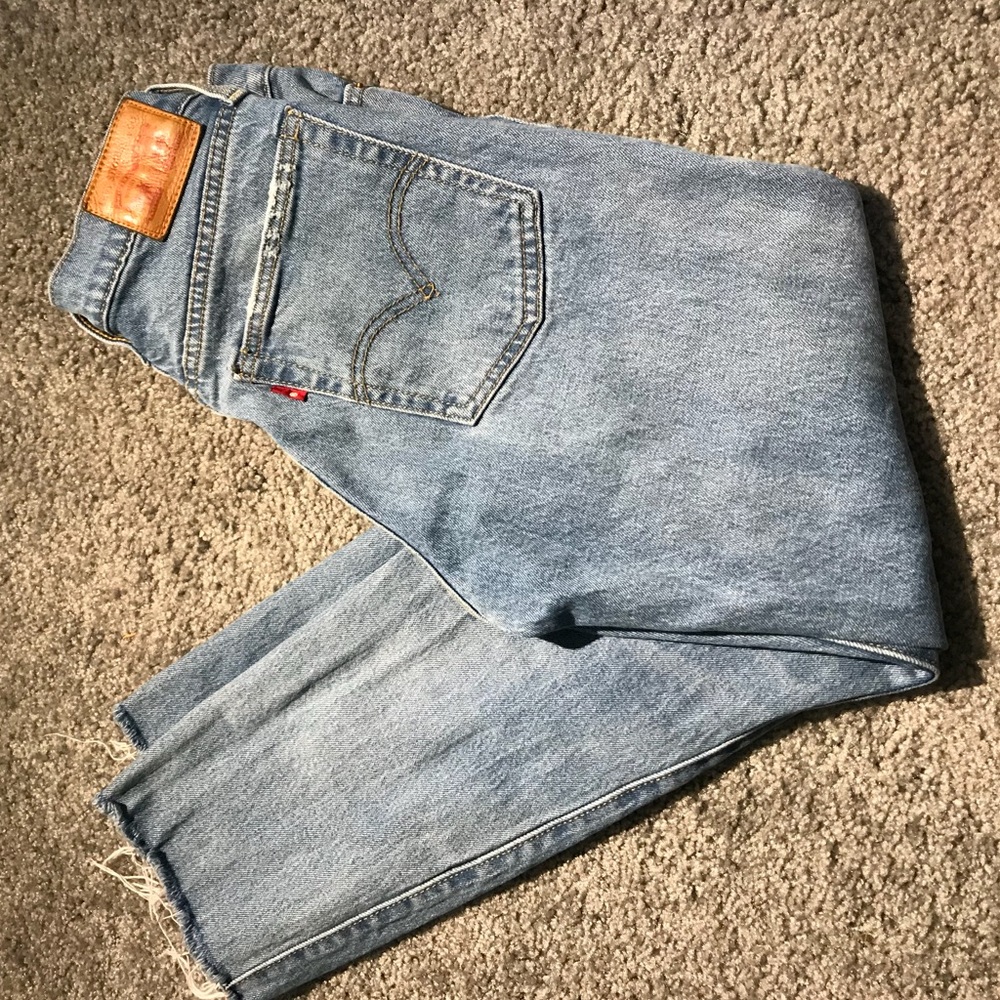 Levi’s - Picture 3 of 5
